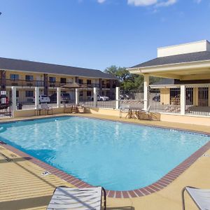 Oyo Hotel Ingleside Tx